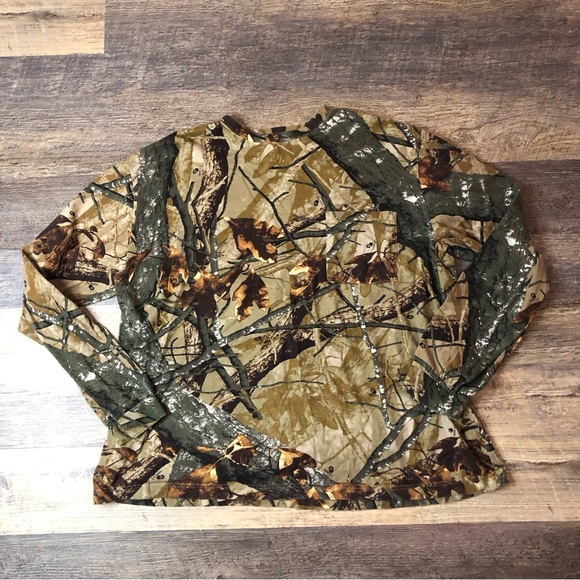Mens long sleeved camo tee.  Size 3XL GUC Great to wear hunting - Picture 3 of 3